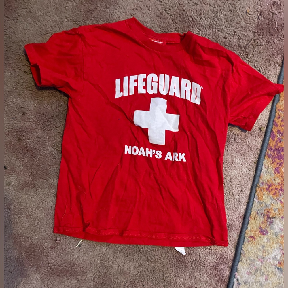 Kids medium short sleeve red shirt